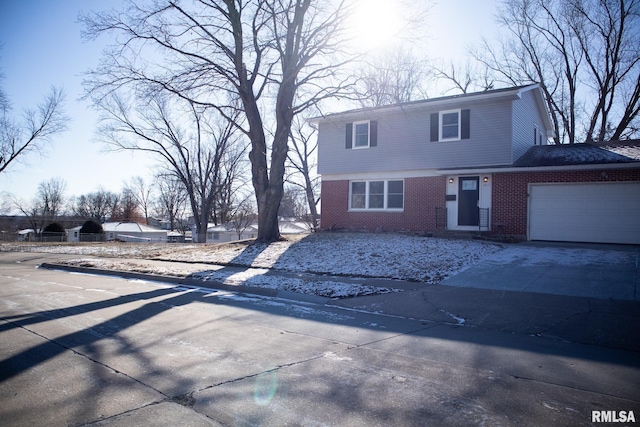 Listing photo 2 for 611 Scenic Dr, Clinton IA 52732