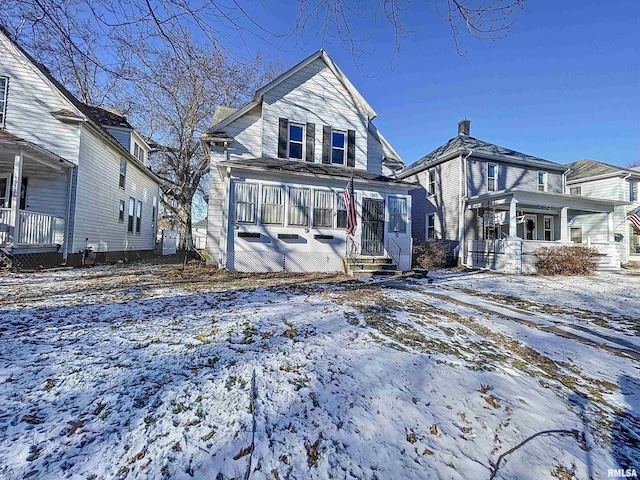 view of front of property