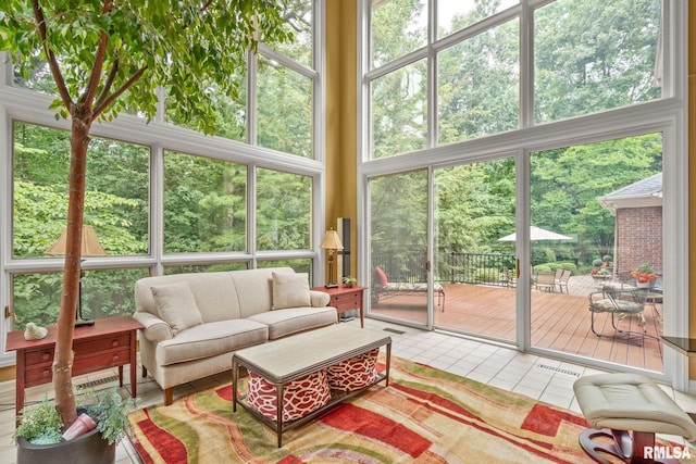 view of sunroom / solarium