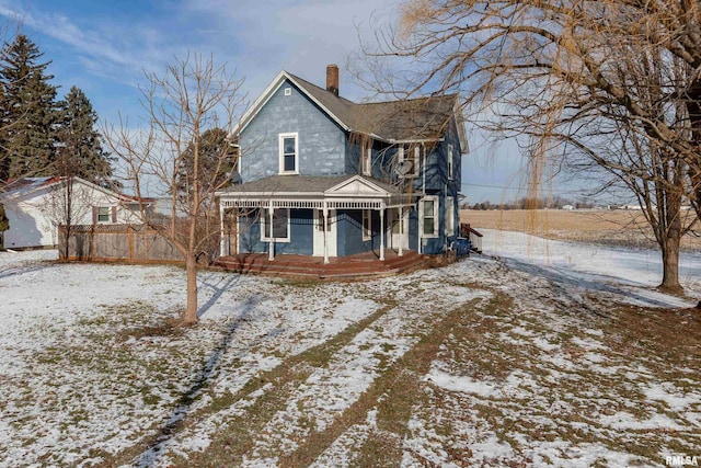 view of front of property featuring a porch