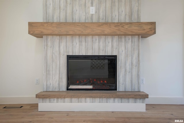 room details featuring hardwood / wood-style floors