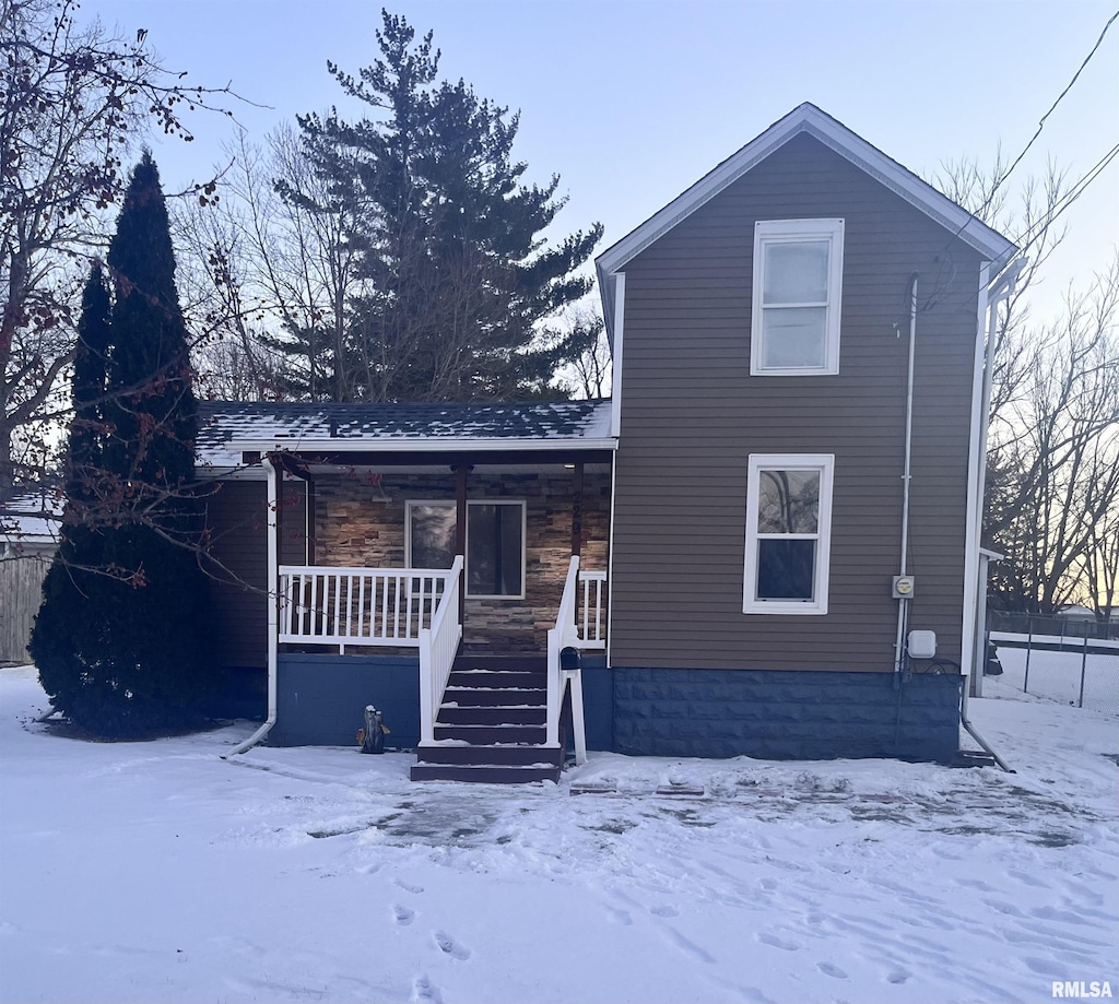 view of front of home featuring a porch