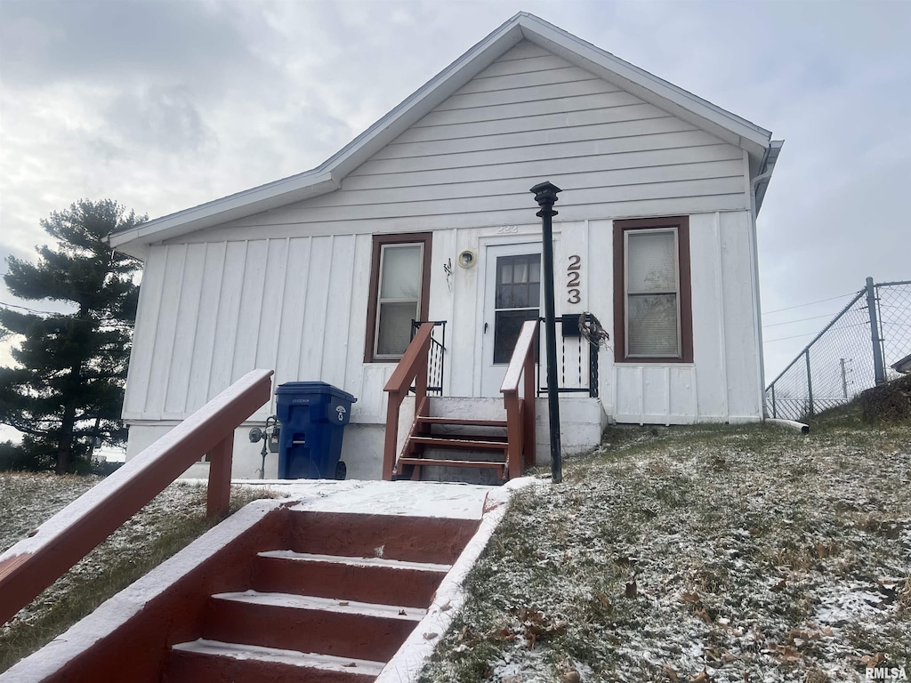 view of front of property with board and batten siding