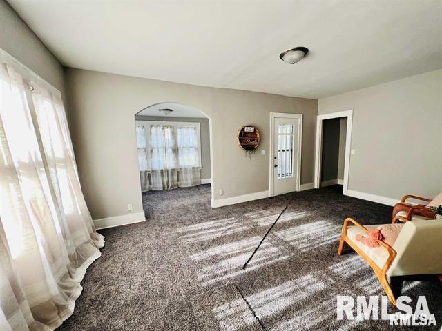 Listing photo 3 for 4535 14th Ave, Rock Island IL 61201