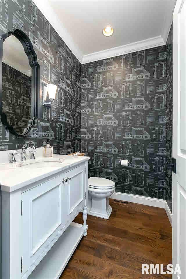4877 Woodland Dr, Bettendorf, IA 52722 - photo 21
