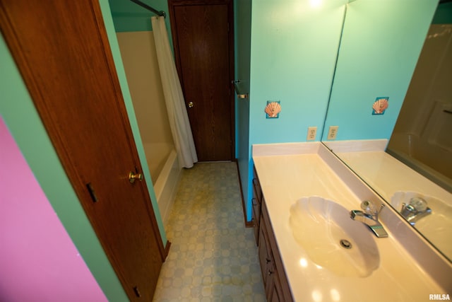 591 Breezy Point Dr, Clinton, IA 52732 - full bath featuring vanity and shower / bathtub combination with curtain