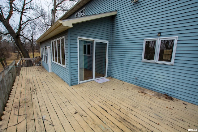 591 Breezy Point Dr, Clinton, IA 52732 - view of deck