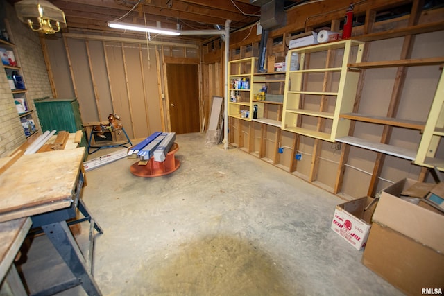 591 Breezy Point Dr, Clinton, IA 52732 - view of unfinished below grade area