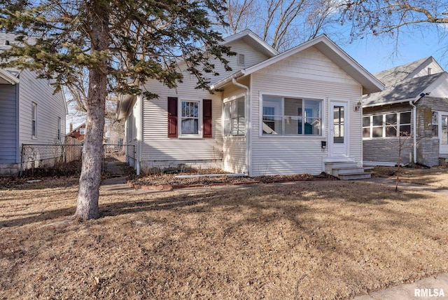 view of front of property with a front yard