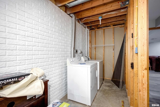 washroom with washer and clothes dryer