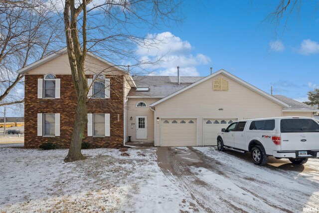 view of front facade with a garage