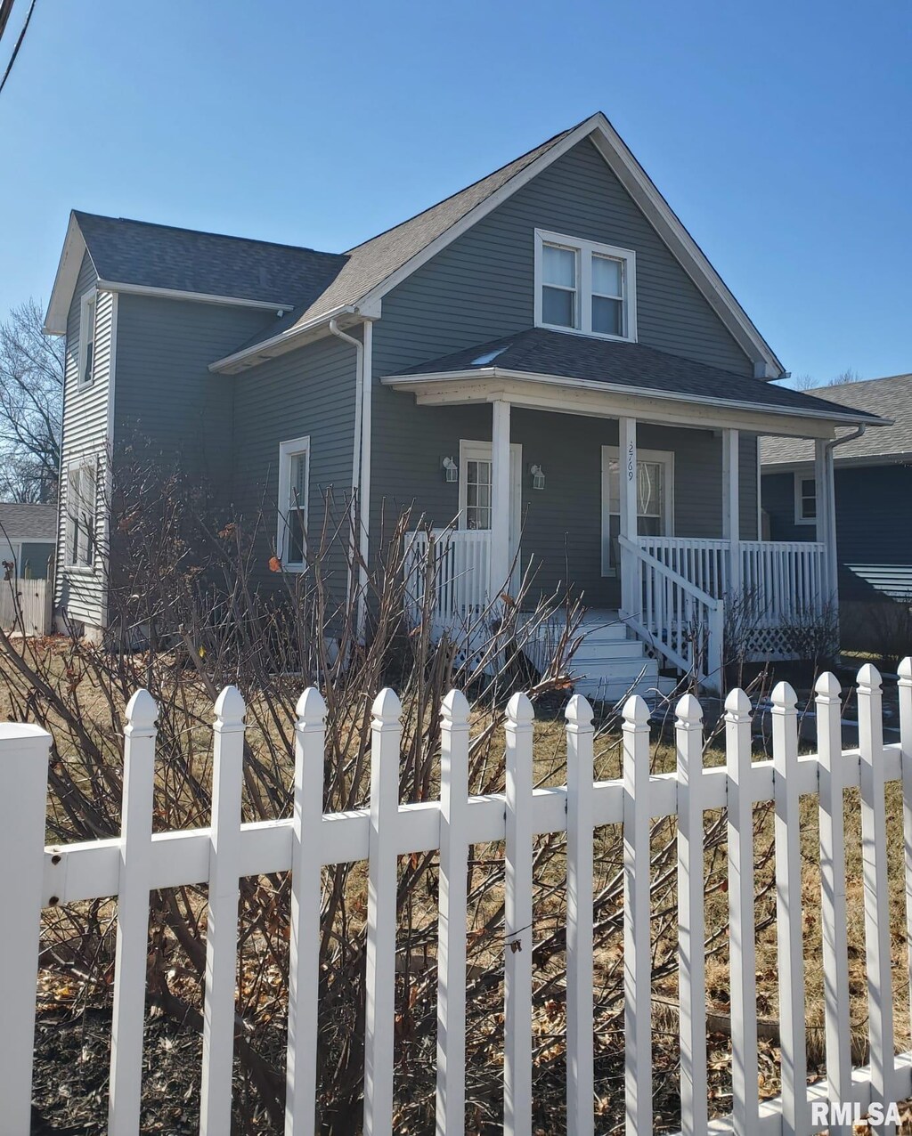 view of front of house with a porch