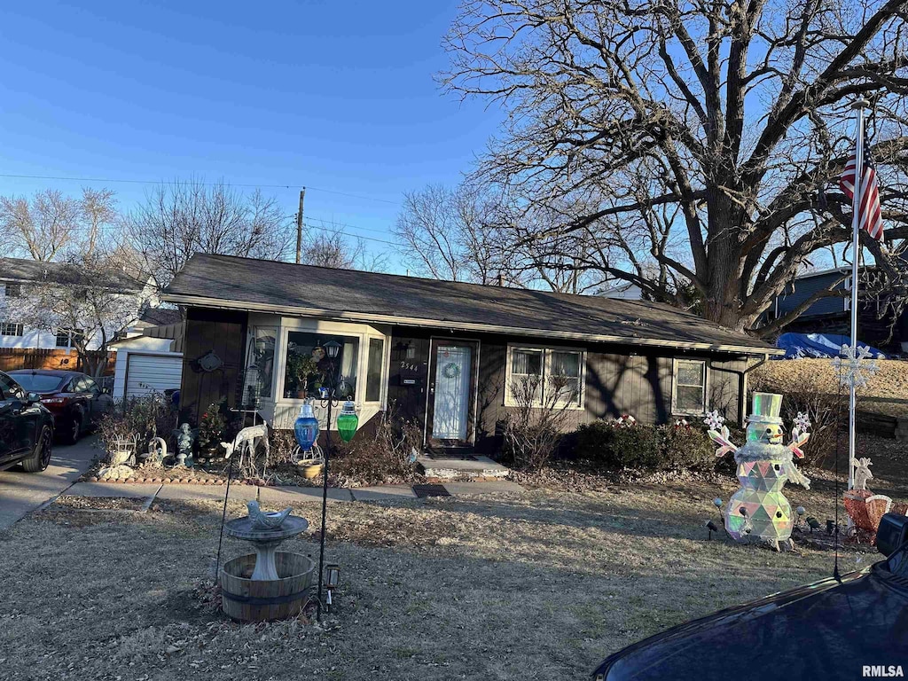 2544 Glenn St, Bettendorf, IA 52722 - view of ranch-style home