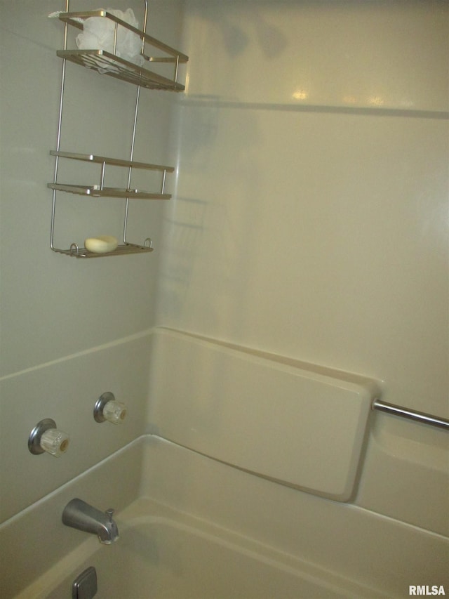 bathroom featuring shower / bathing tub combination