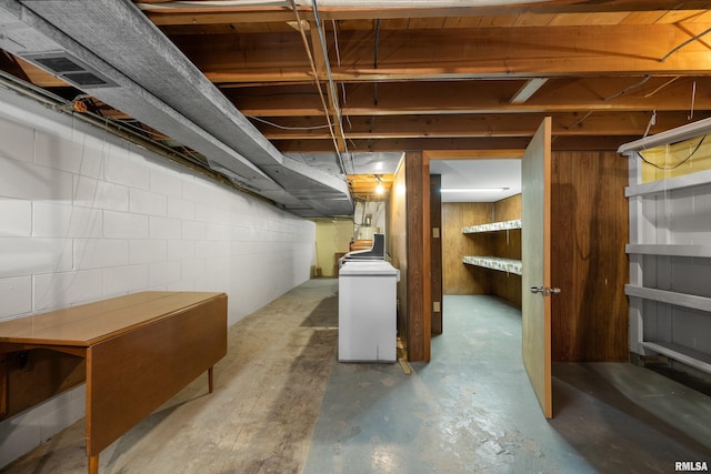 basement with washer / clothes dryer