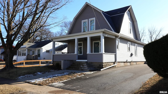 view of front of house featuring a porch