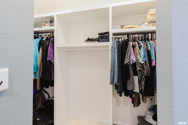 view of spacious closet