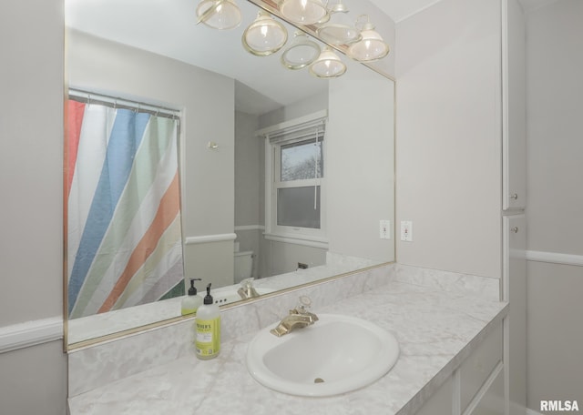 bathroom with vanity