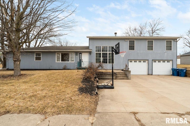 view of front facade with a garage