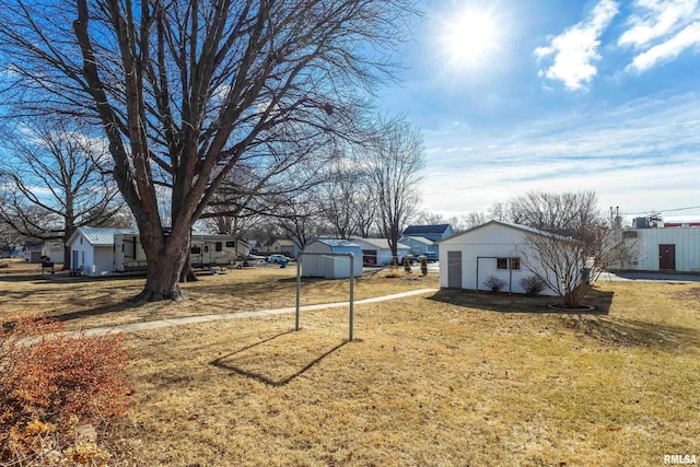 view of yard with a shed