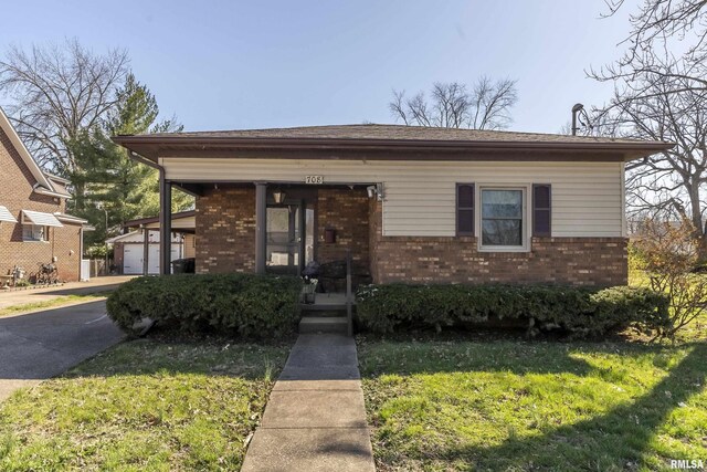 entryway with ceiling fan, light hardwood / wood-style flooring, and a baseboard heating unit