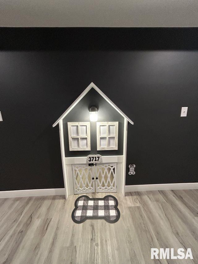 room details with wood-type flooring