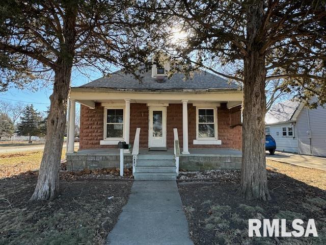 bungalow with a porch