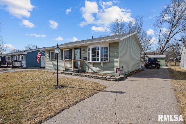 view of front of house with a front yard