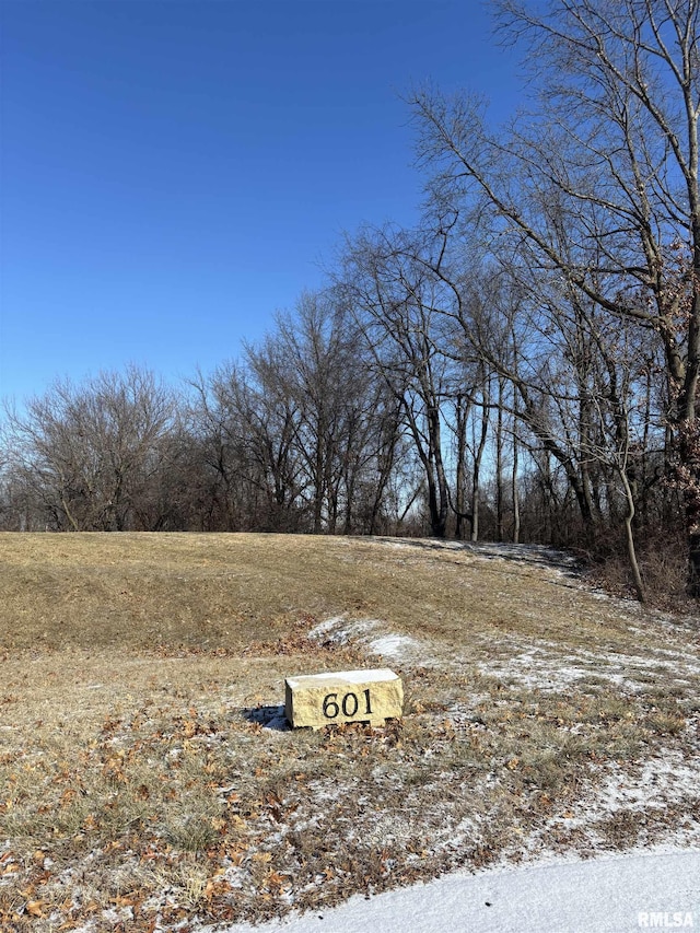 601 W 6th St, Coal Valley, IL 61240