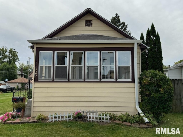 exterior space featuring a yard