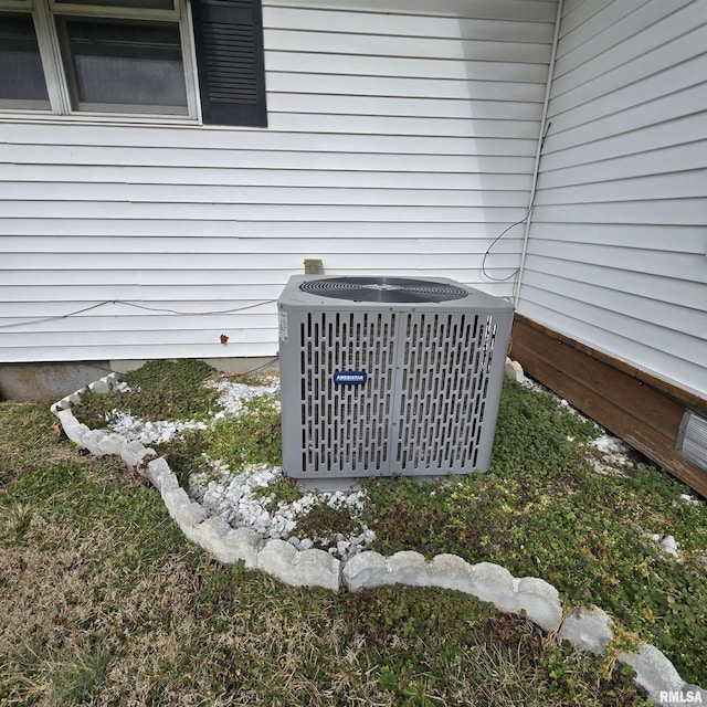 223 N King St, Hurst, IL 62949 - exterior view of central AC