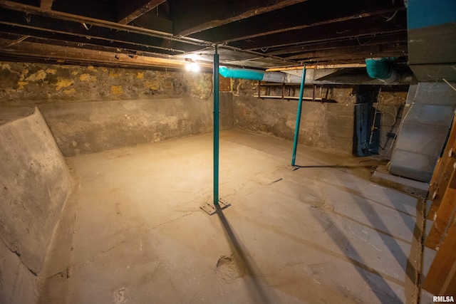 view of unfinished basement