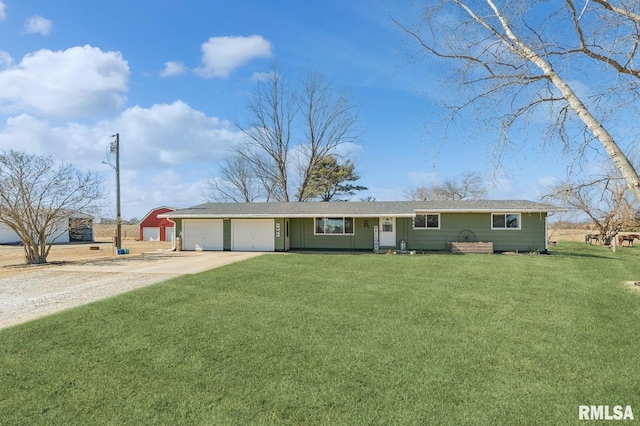 single story home featuring dirt driveway, a front yard, and a garage