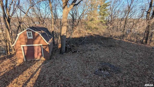 view of outdoor structure with an outdoor structure