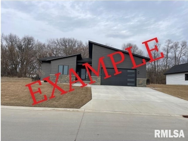 Listing photo 3 for 3536 13th St, Moline IL 61265