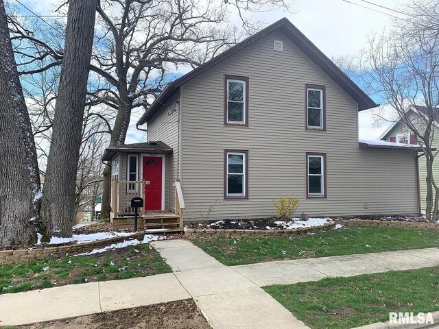 view of traditional-style home