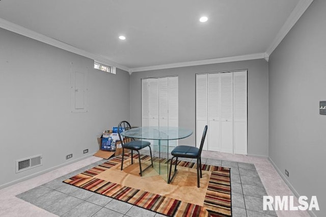 dining area with visible vents, crown molding, baseboards, carpet floors, and recessed lighting