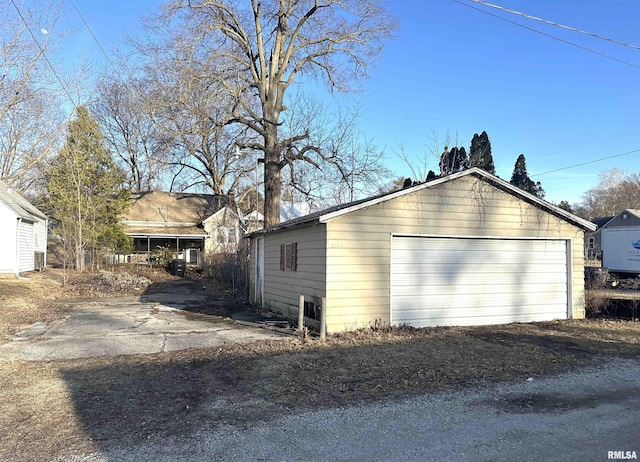 view of detached garage