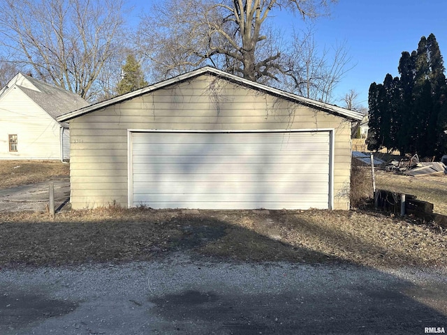 view of detached garage