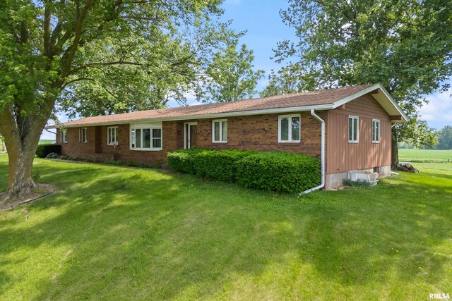 7627 New Liberty Rd, Walcott, IA 52773 - photo 4