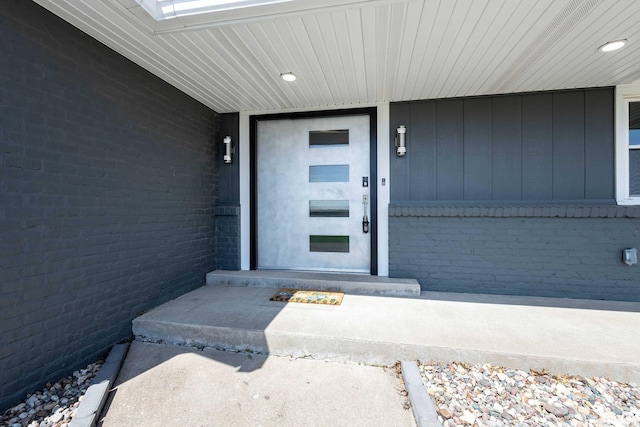 view of property entrance