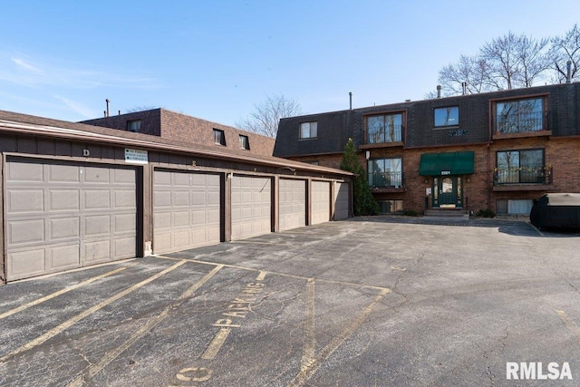 2501 26th Avenue Ct, Rock Island, IL 61201 - view of garage