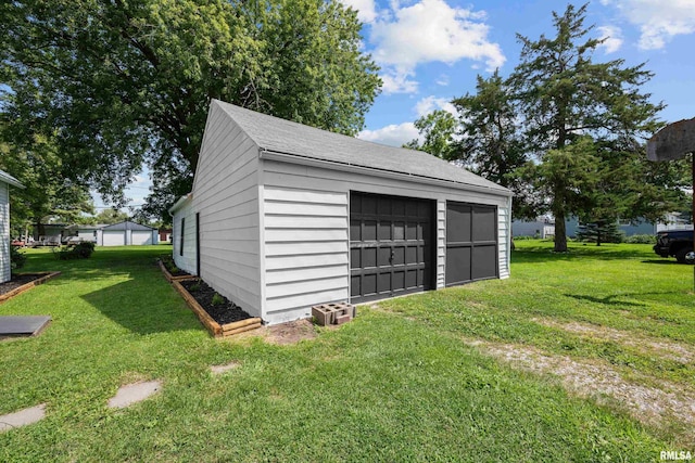 view of detached garage