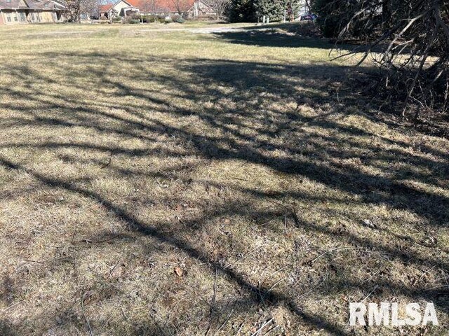 243 12th Ave, Moline, IL 61265