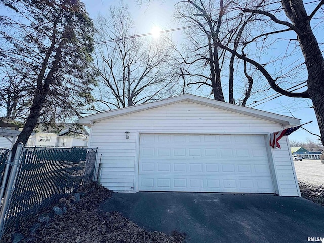1001 S 14th St, Herrin, IL 62948 - detached garage featuring fence