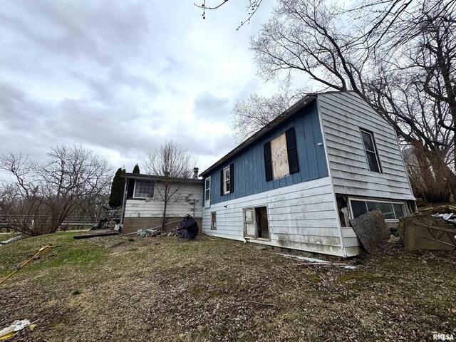 502 E 2nd St, Maquon, IL 61458 - view of home's exterior