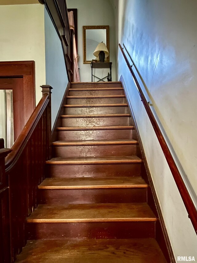 100 S Franklin St, Clayton, IL 62324 - view of staircase