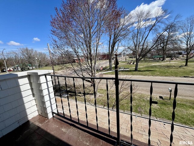 100 S Franklin St, Clayton, IL 62324 - view of balcony