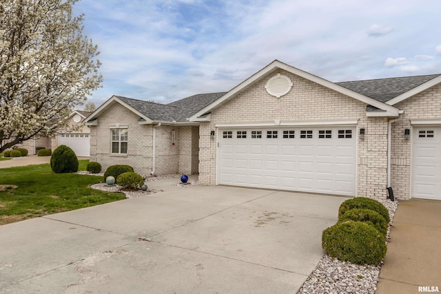 659 Lake Harbor Dr, Marion, IL 62959 - photo 3