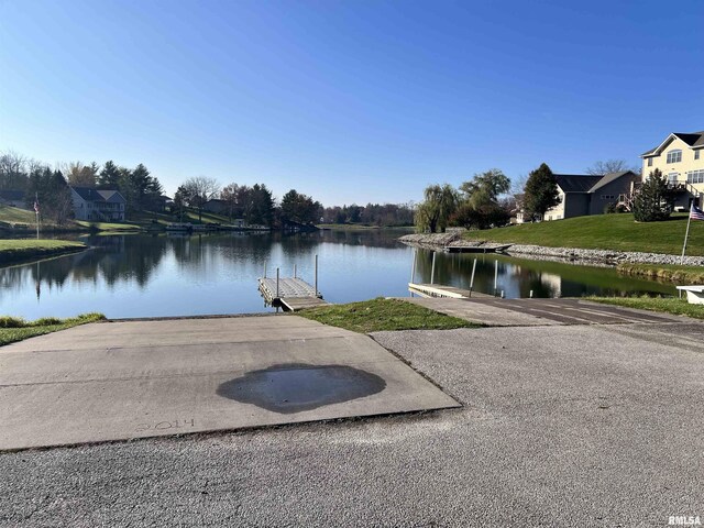 130 Glenview Dr, Sherrard, IL 61281